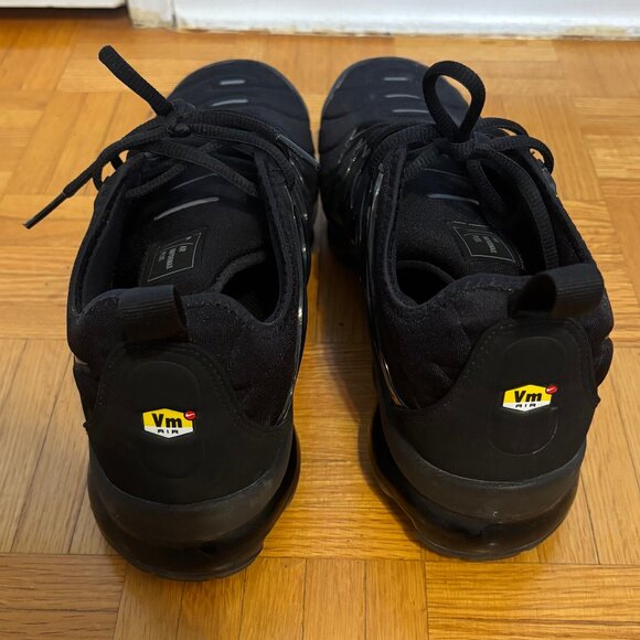 Nike Air Vapormax Plus Sneakers - Picture 4 of 8
